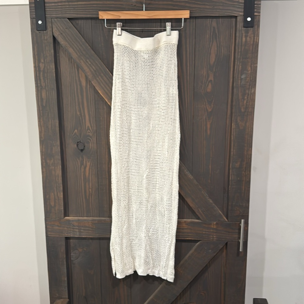 Superdown Women’s Open Knit Off White Skirt w/Slits Size Small